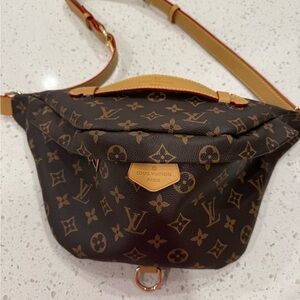 🤩Bumbag  LV Inspired Monogram Crossbody